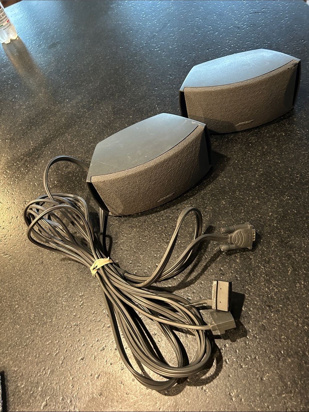 Bose Compact Wired Stereo Speakers in Black